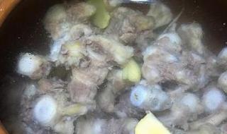 牛肉骨头汤放什么材料煲汤 牛骨头汤的做法